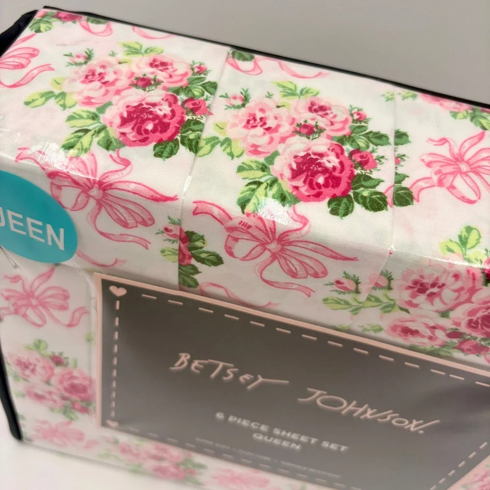 Betsey Johnson Queen Sheet Set 6 Piece Forever Rose Bow Pink Floral Microfiber‎